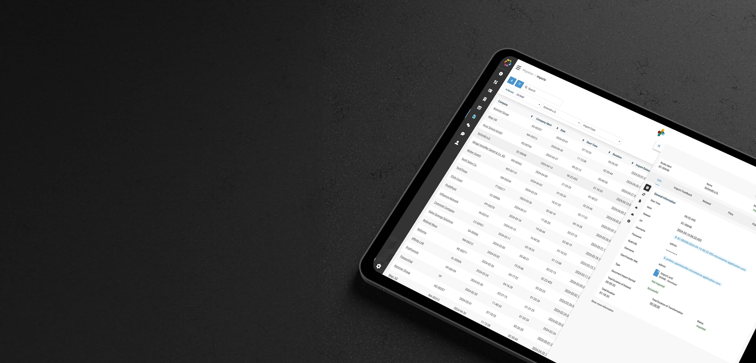 Micromerce imports on a tablet: import list per customer with status and a detail panel